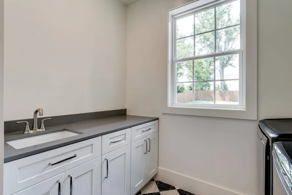 3011 Harlin Drive Nashville TN 37211
