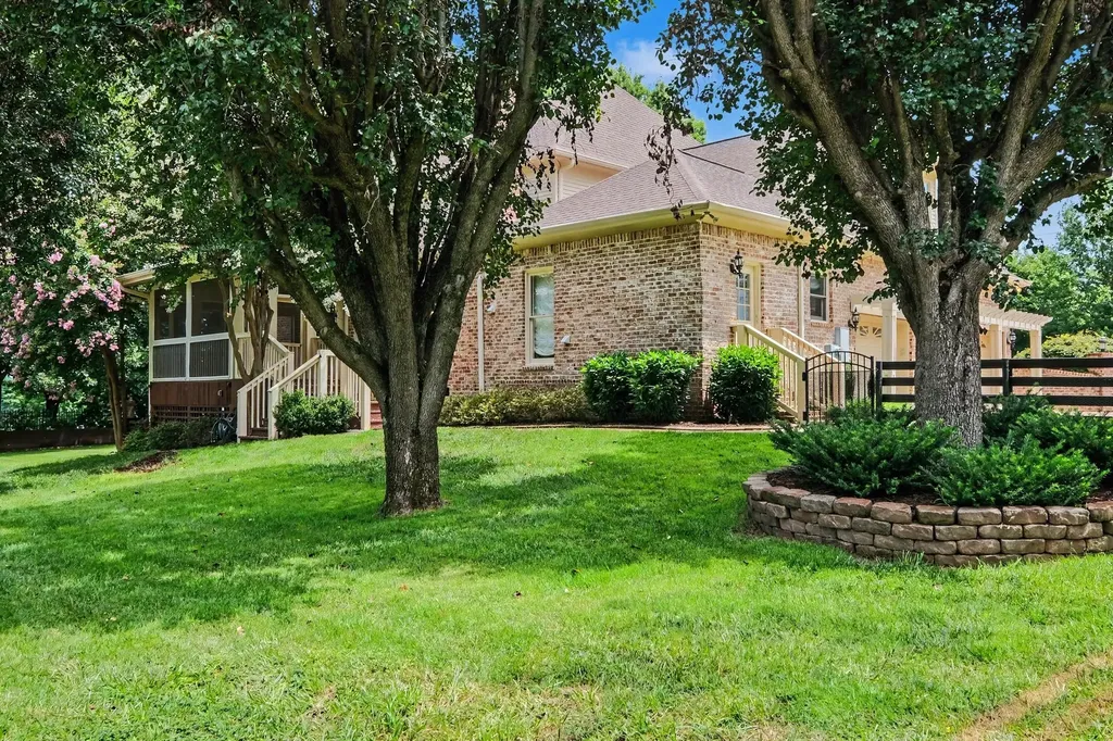 1308 Lewisburg Pike Franklin TN 37064