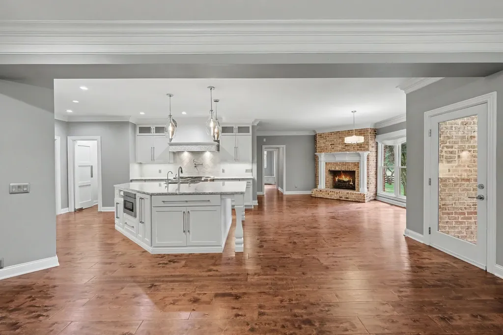1308 Lewisburg Pike Franklin TN 37064