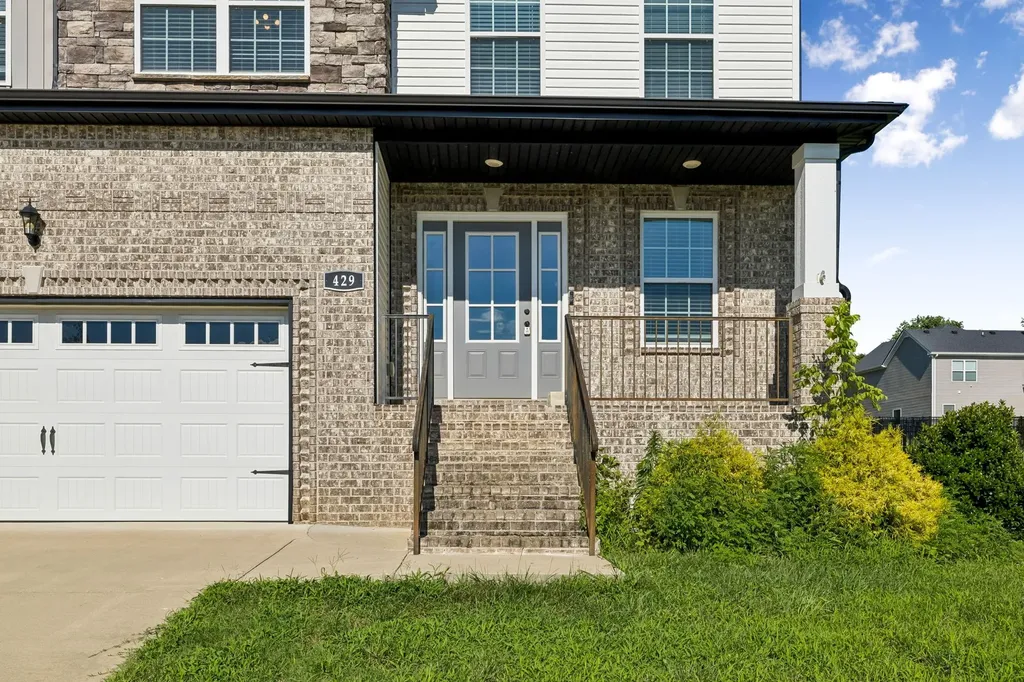 429 Crestwicke Court Clarksville TN 37043