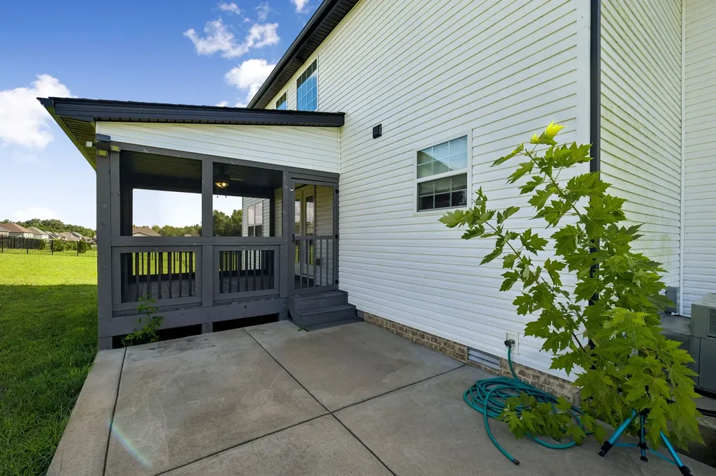 429 Crestwicke Court Clarksville TN 37043