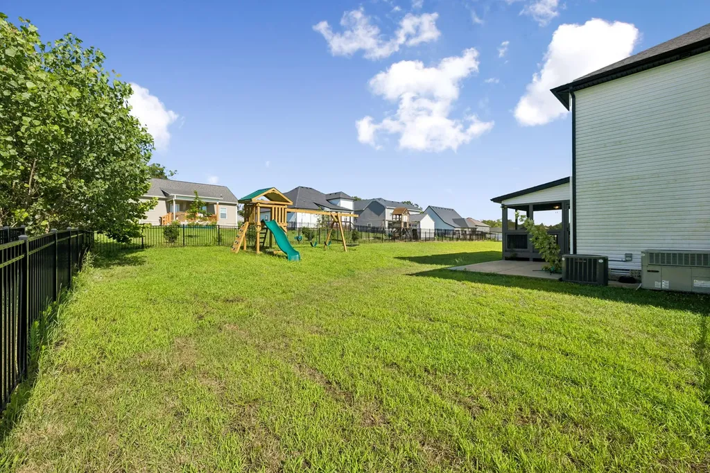 429 Crestwicke Court Clarksville TN 37043