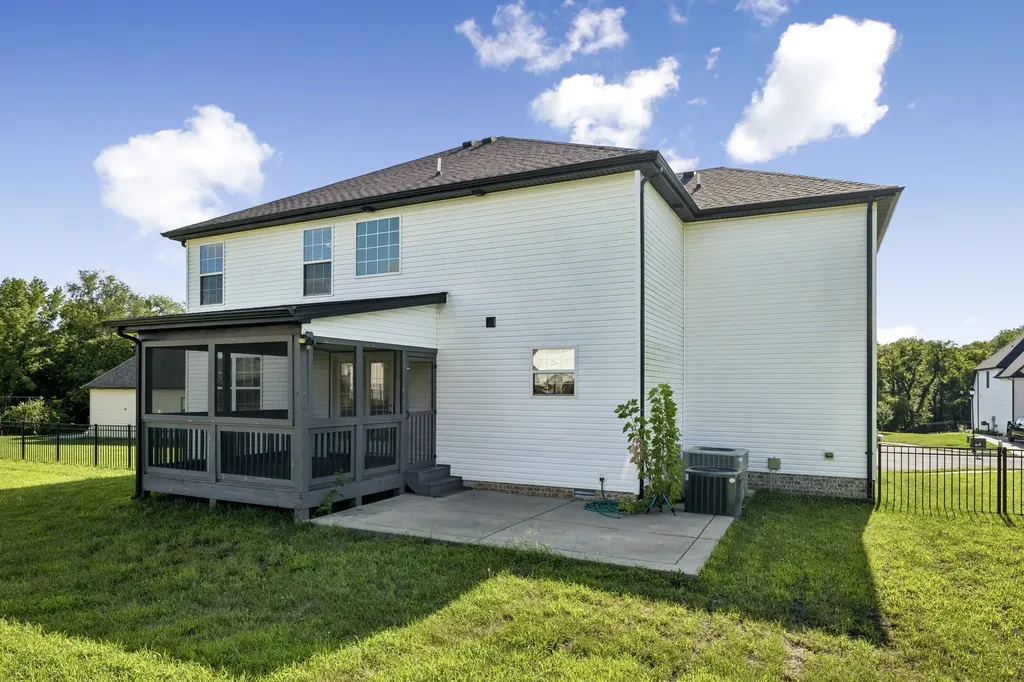 429 Crestwicke Court Clarksville TN 37043
