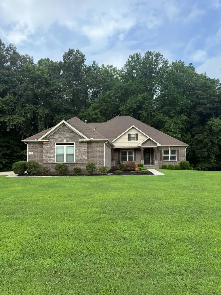 27 Windridge Drive Fayetteville TN 37334