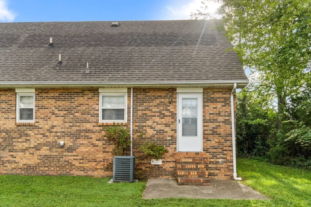 215 Harrier Court Clarksville TN 37042