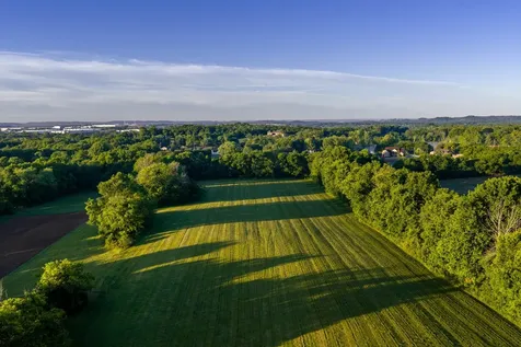 2023 Dr Robertson Road Spring Hill TN 37174
