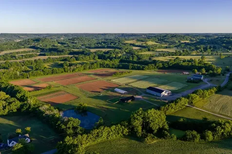 2023 Dr Robertson Road Spring Hill TN 37174