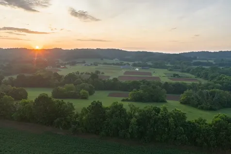 2023 Dr Robertson Road Spring Hill TN 37174