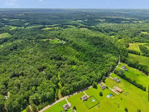 4876 Louise Creek Road Cunningham TN 37052