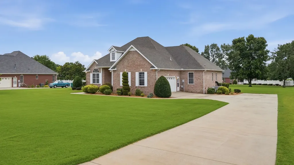 229 Ridgecrest Drive Winchester TN 37398