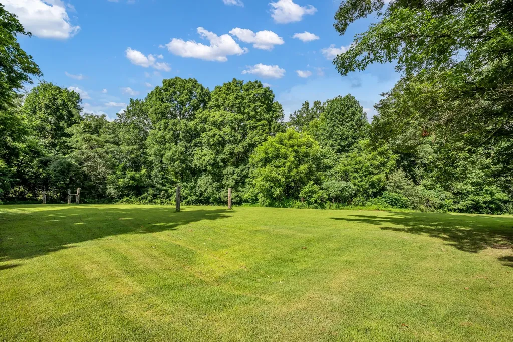 2815 Spencer Mill Road Bon Aqua TN 37025