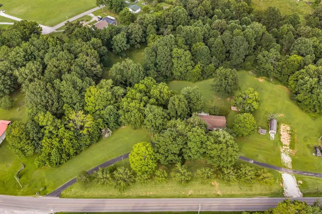 2815 Spencer Mill Road Bon Aqua TN 37025