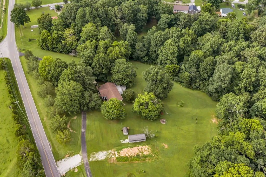 2815 Spencer Mill Road Bon Aqua TN 37025