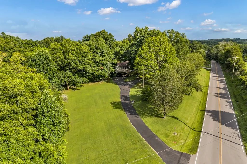 2815 Spencer Mill Road Bon Aqua TN 37025