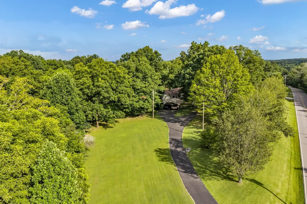 2815 Spencer Mill Road Bon Aqua TN 37025