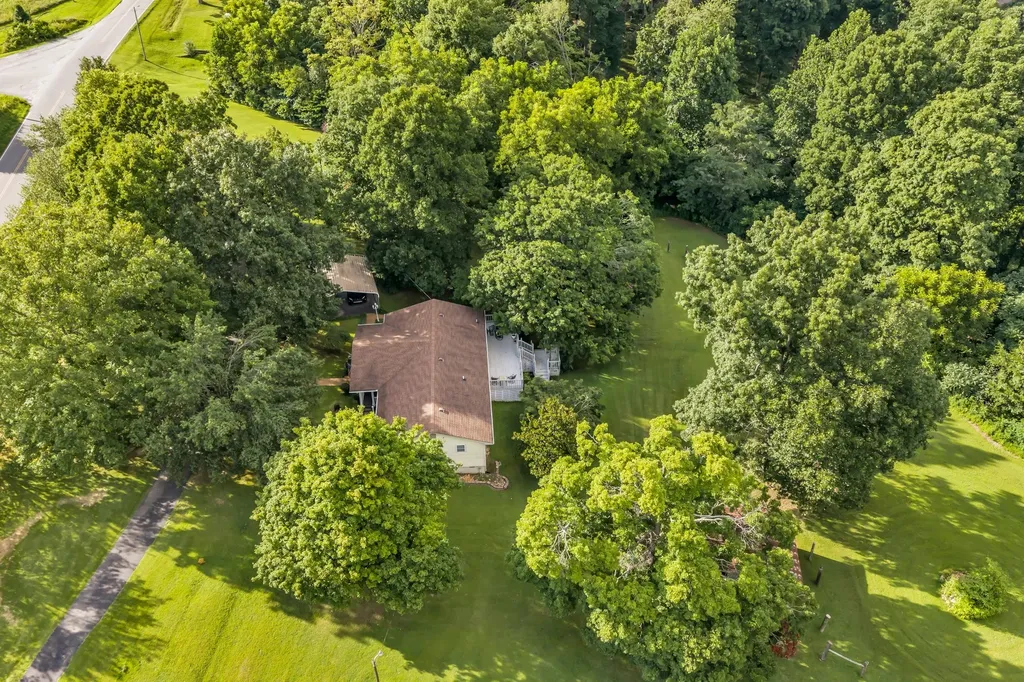 2815 Spencer Mill Road Bon Aqua TN 37025