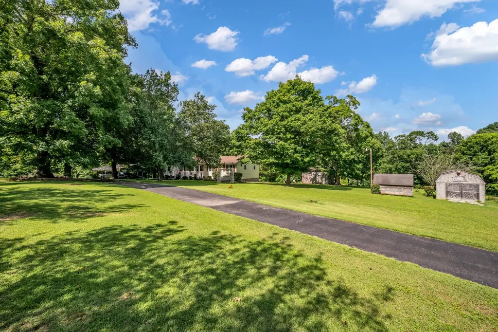 2815 Spencer Mill Road Bon Aqua TN 37025