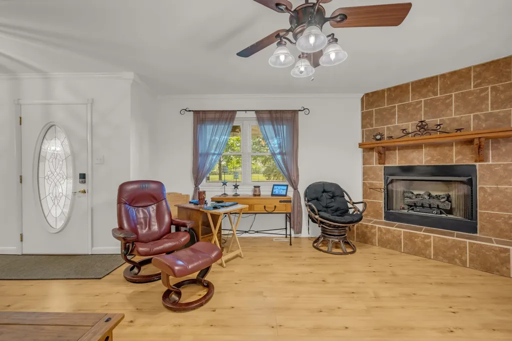 2815 Spencer Mill Road Bon Aqua TN 37025