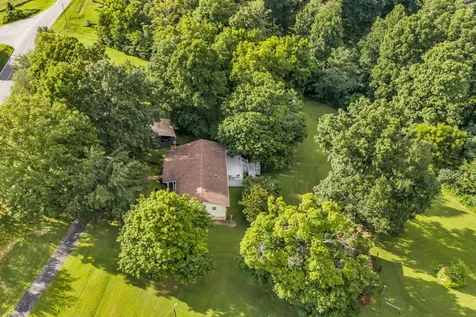 2815 Spencer Mill Road Bon Aqua TN 37025