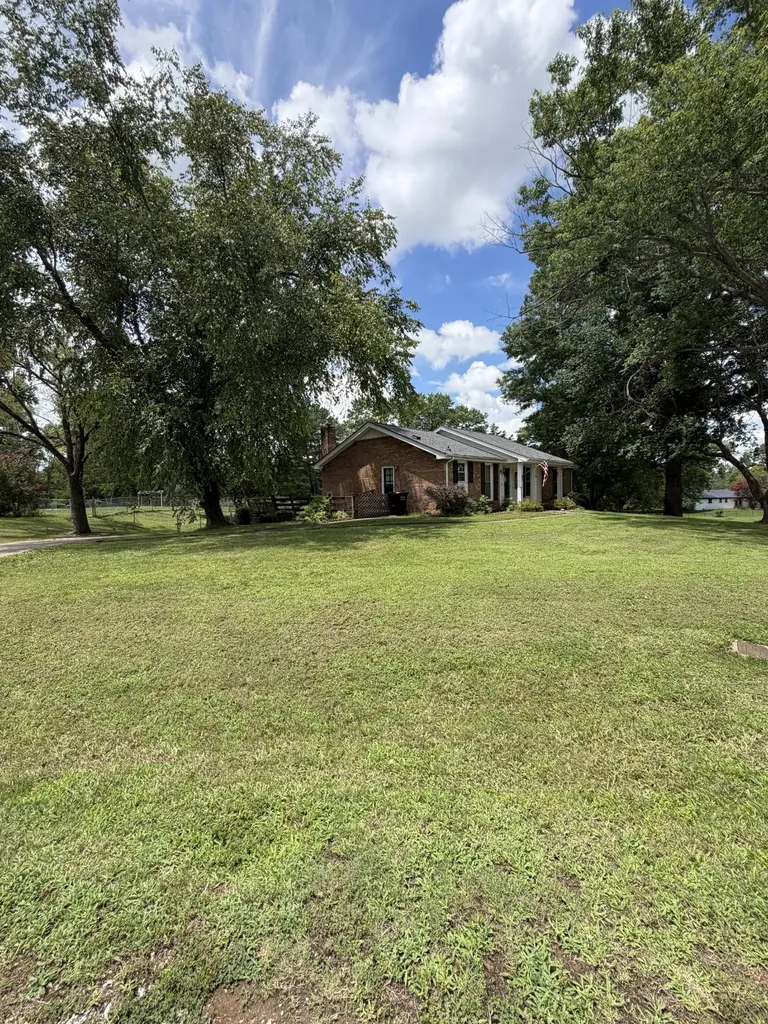 1776 Auburn Drive Clarksville TN 37043