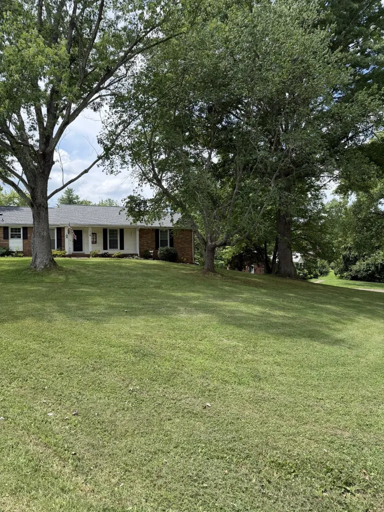 1776 Auburn Drive Clarksville TN 37043