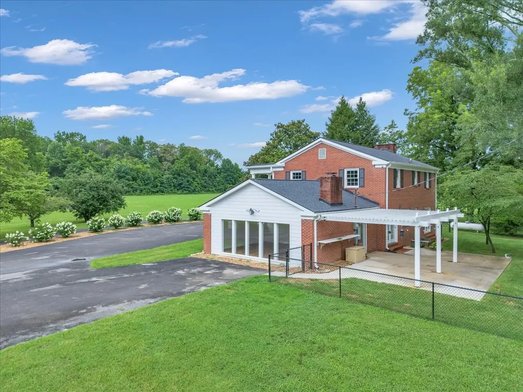 251 Miller Road Hillsboro TN 37342