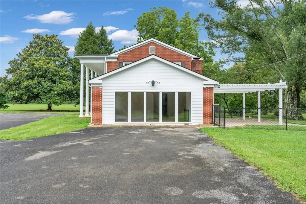 251 Miller Road Hillsboro TN 37342