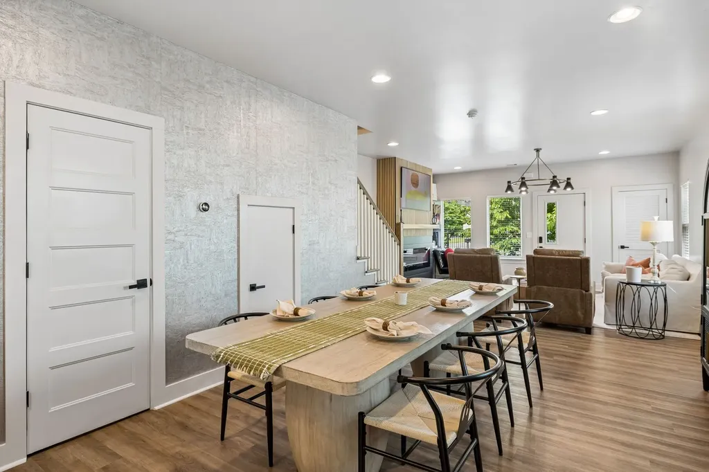 1732B 25th Ave, N Nashville TN 37208