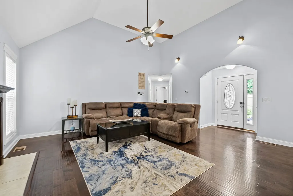 538 Current Road Clarksville TN 37040