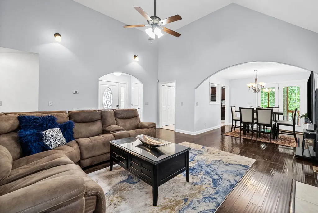 538 Current Road Clarksville TN 37040
