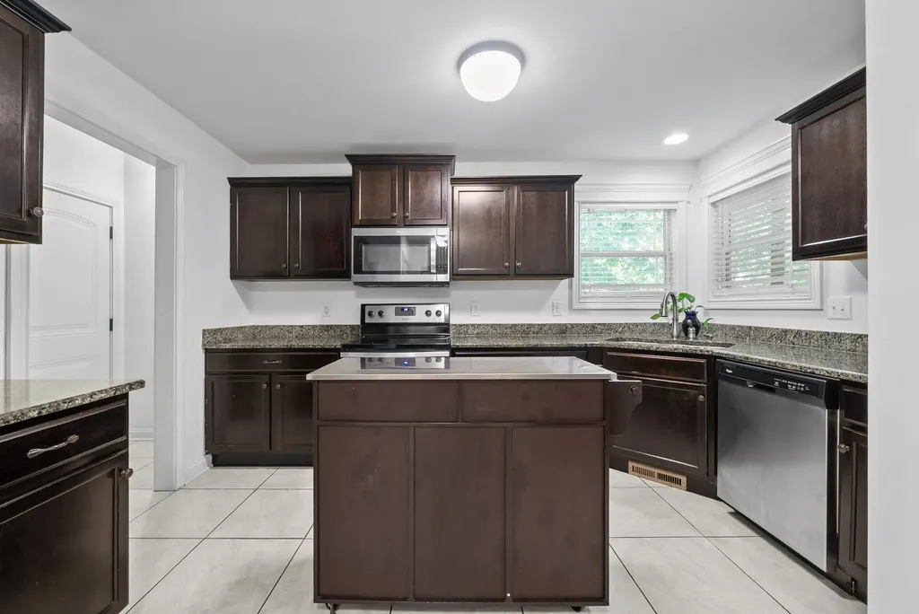 538 Current Road Clarksville TN 37040