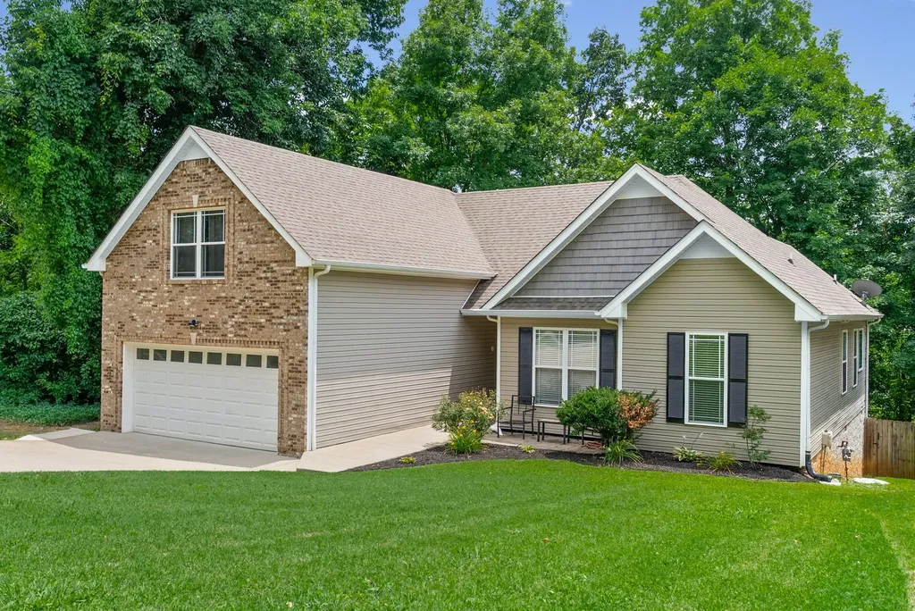 538 Current Road Clarksville TN 37040