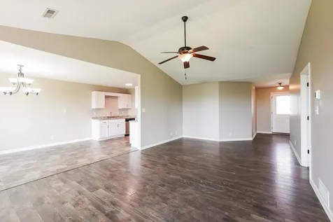 201 Bob White Trail Oak Grove KY 42262