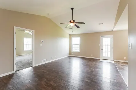 201 Bob White Trail Oak Grove KY 42262