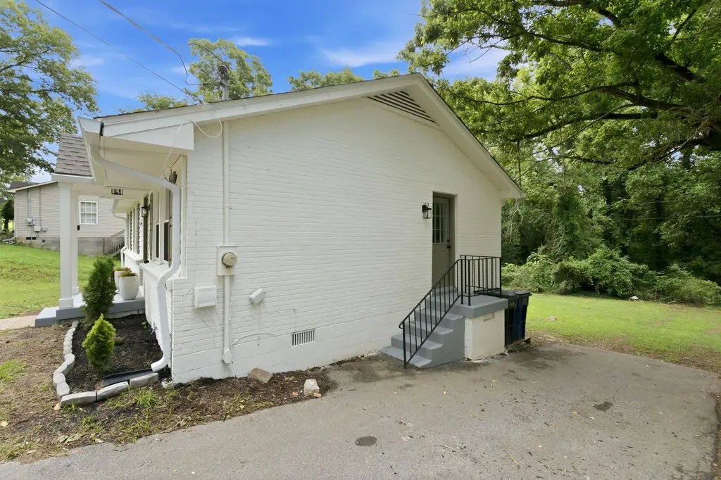 107 Rainbow Circle Columbia TN 38401
