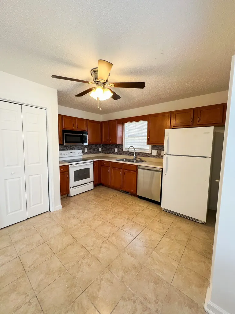 438 Cranklen Circle Clarksville TN 37042