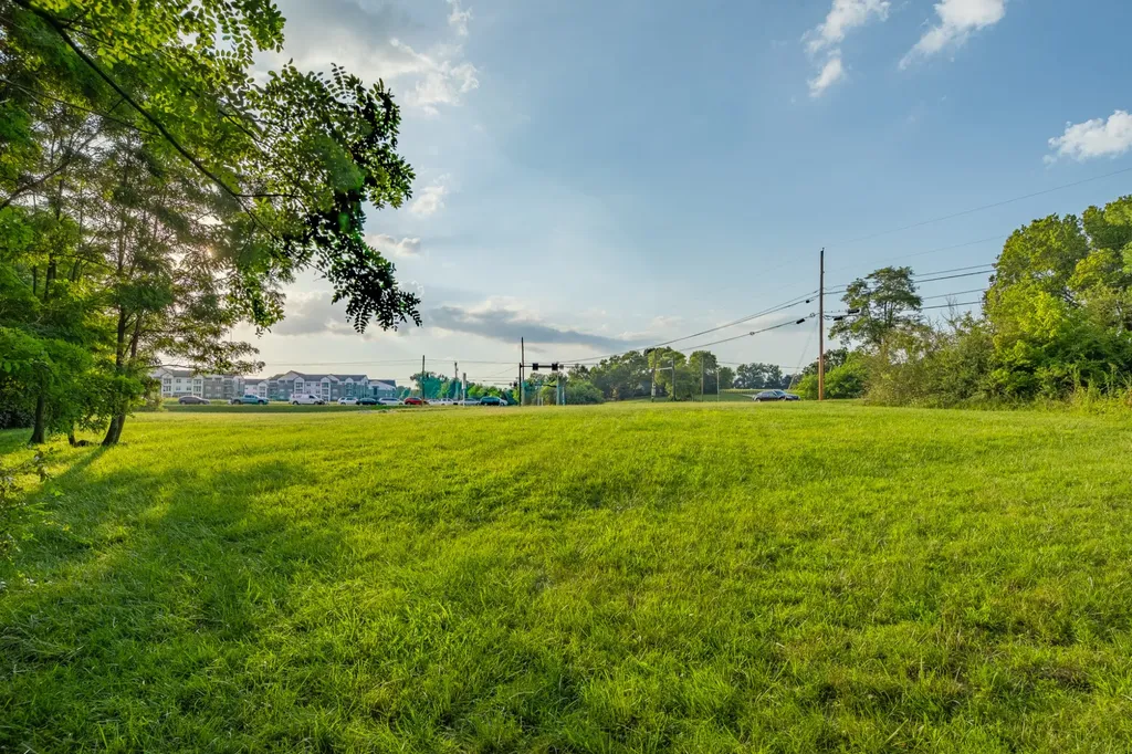 2408 Nashville Highway Columbia TN 38401
