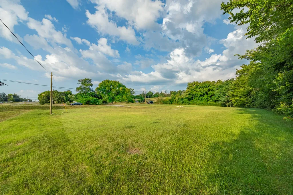 2408 Nashville Highway Columbia TN 38401