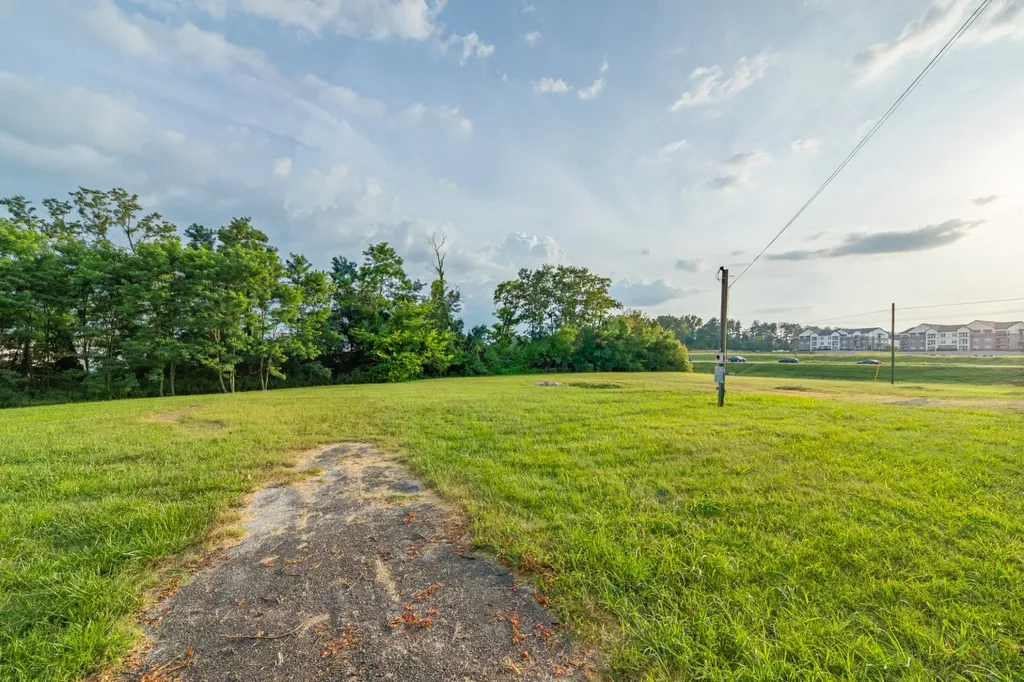 2408 Nashville Highway Columbia TN 38401
