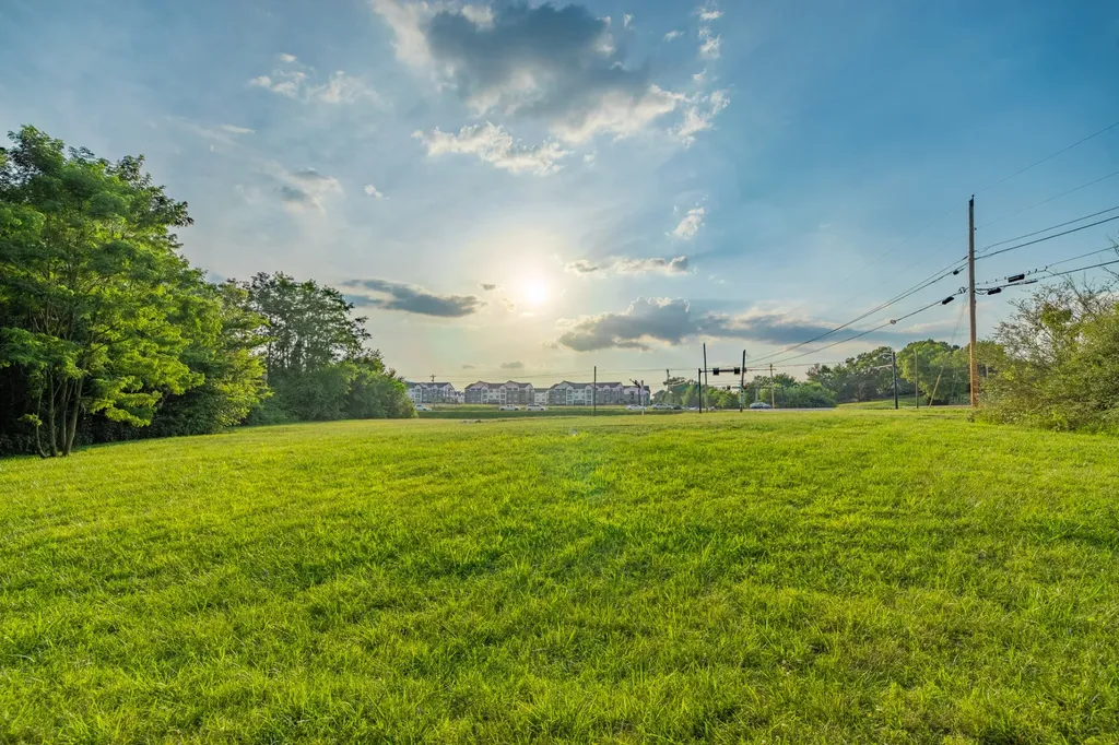 2408 Nashville Highway Columbia TN 38401