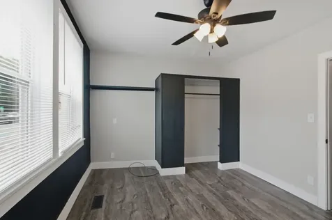303 S Poplar Street Paris TN 38242