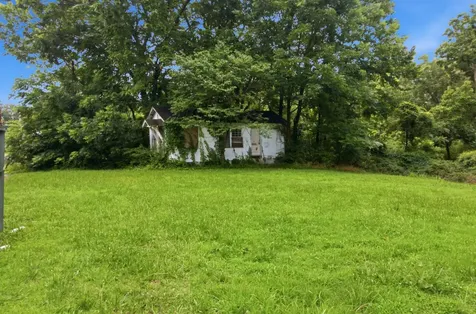 303 S Poplar Street Paris TN 38242