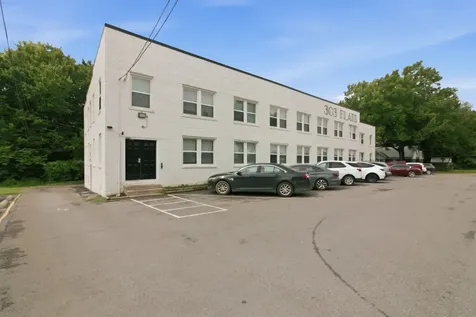 303 S Poplar Street Paris TN 38242