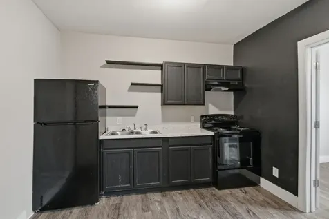 303 S Poplar Street Paris TN 38242
