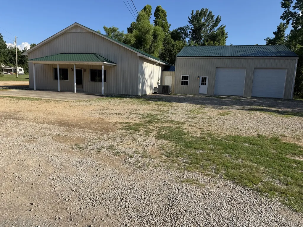 1414 Summertown Highway Hohenwald TN 38462
