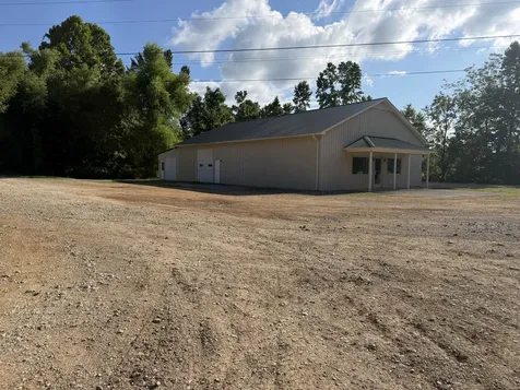 1414 Summertown Highway Hohenwald TN 38462