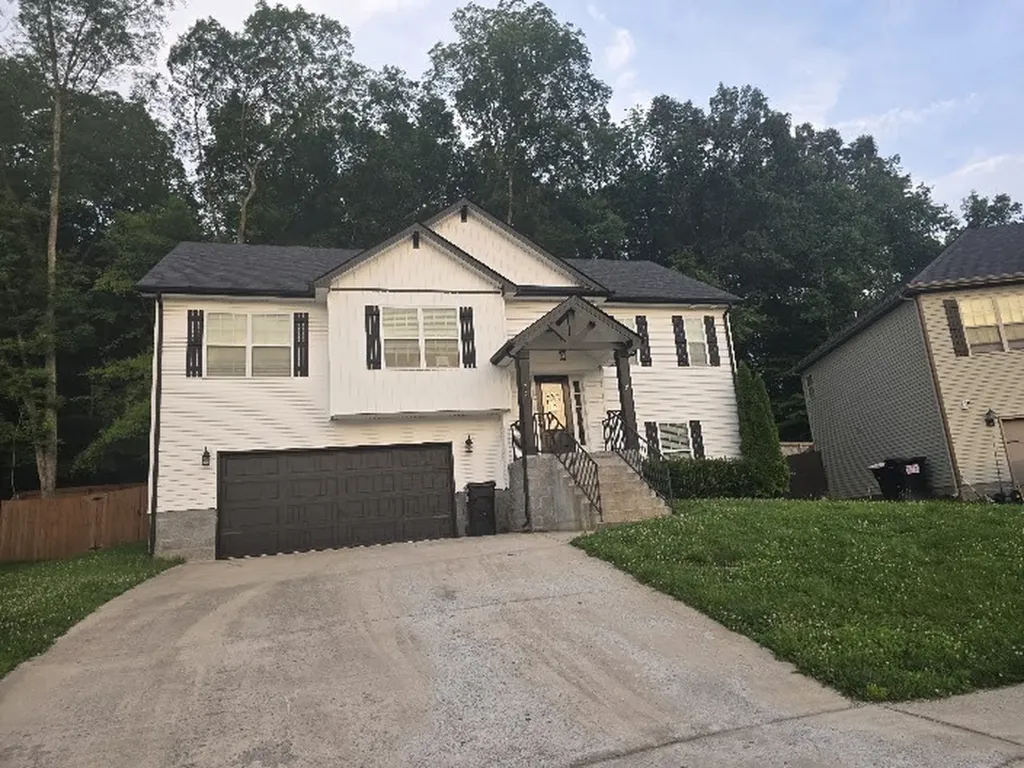 1656 Rains Road Clarksville TN 37042