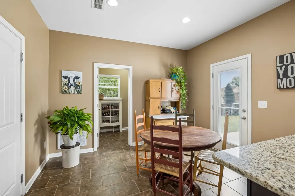 1056 Daniel Lane Spring Hill TN 37174