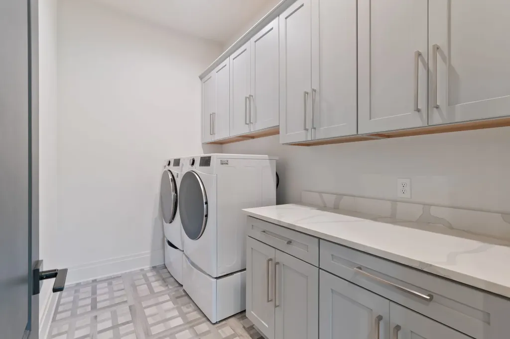 4417B Granny White Pike Nashville TN 37204
