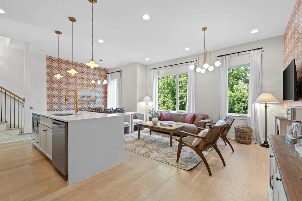 1037C Scovel Street Nashville TN 37208